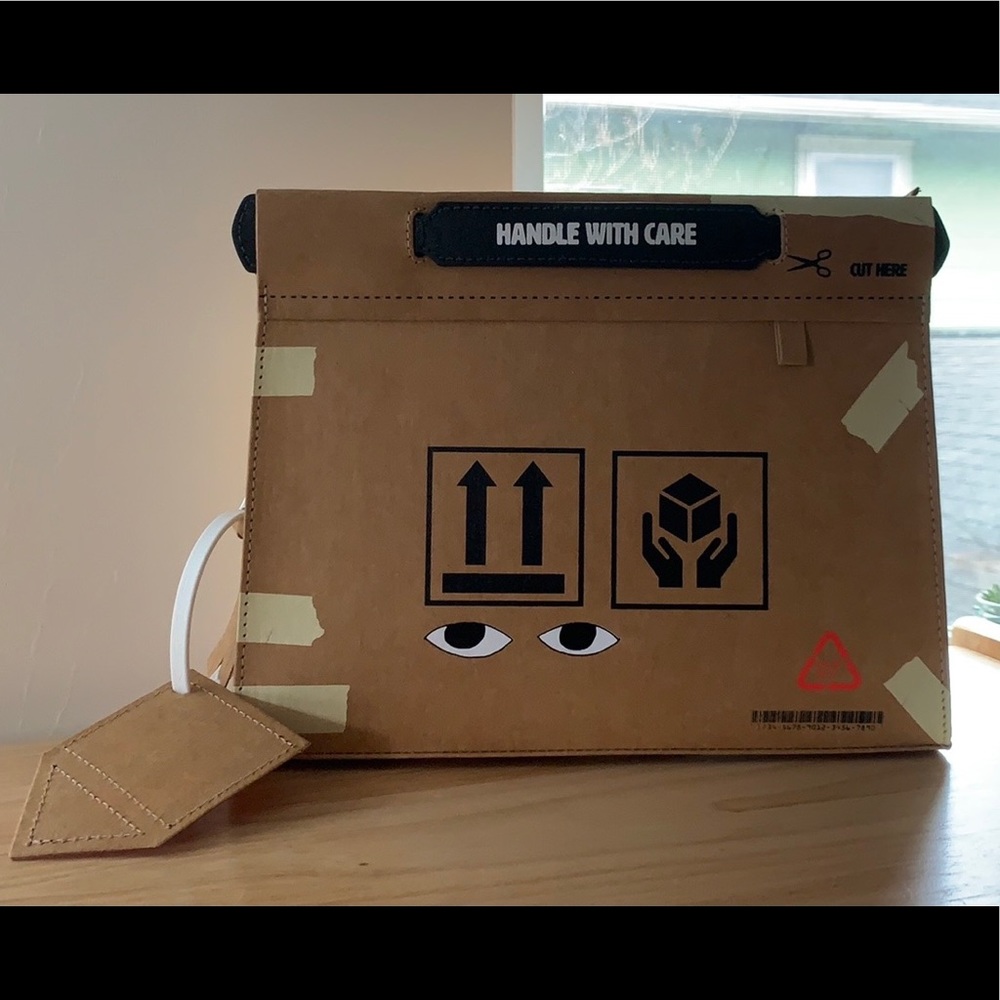 Min & Mon 100% recycled Vali style bag